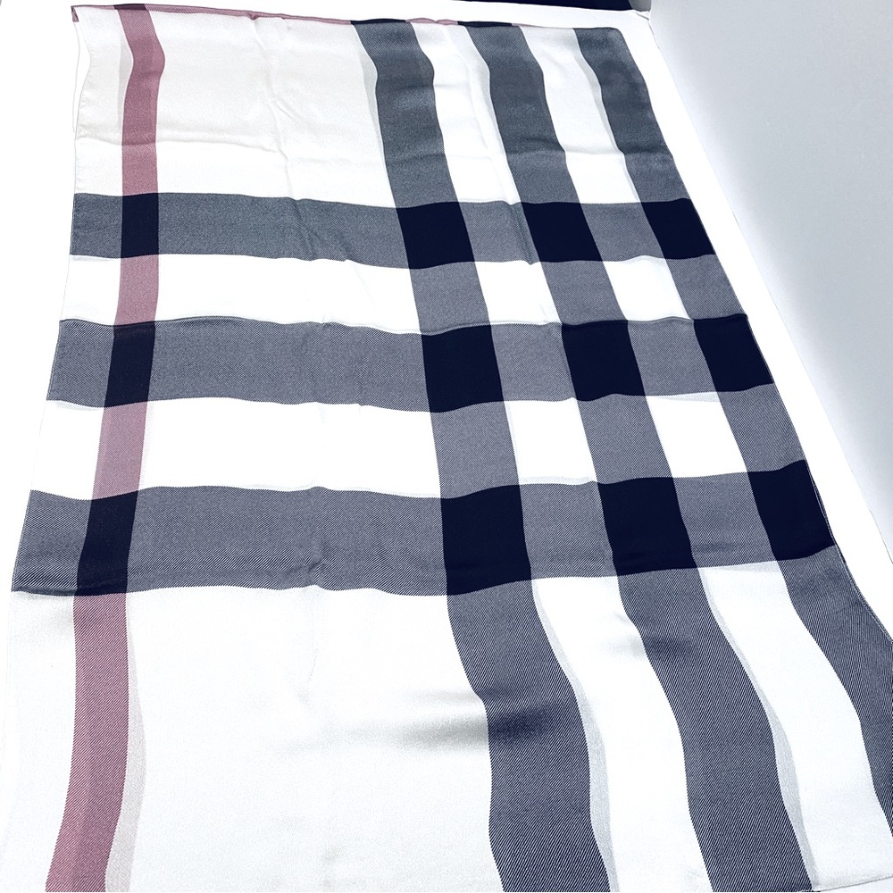 Burberry Brit Silk Check Stole / Scarf Rectangular. - Picture 6 of 11